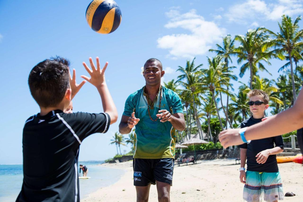 Outrigger Fiji Beach Resort Korotogo Εξωτερικό φωτογραφία Children playing beach volleyball