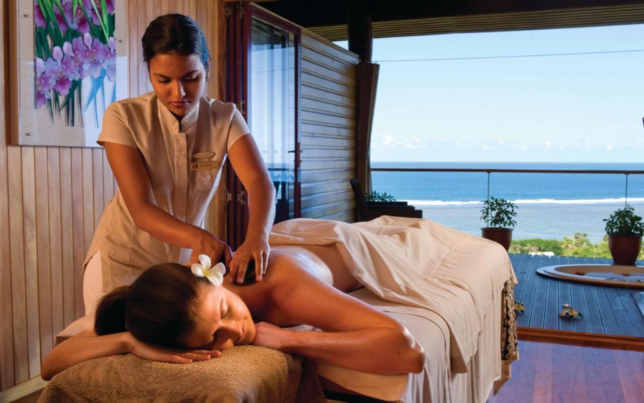 Outrigger Fiji Beach Resort Korotogo Εξωτερικό φωτογραφία A spa treatment