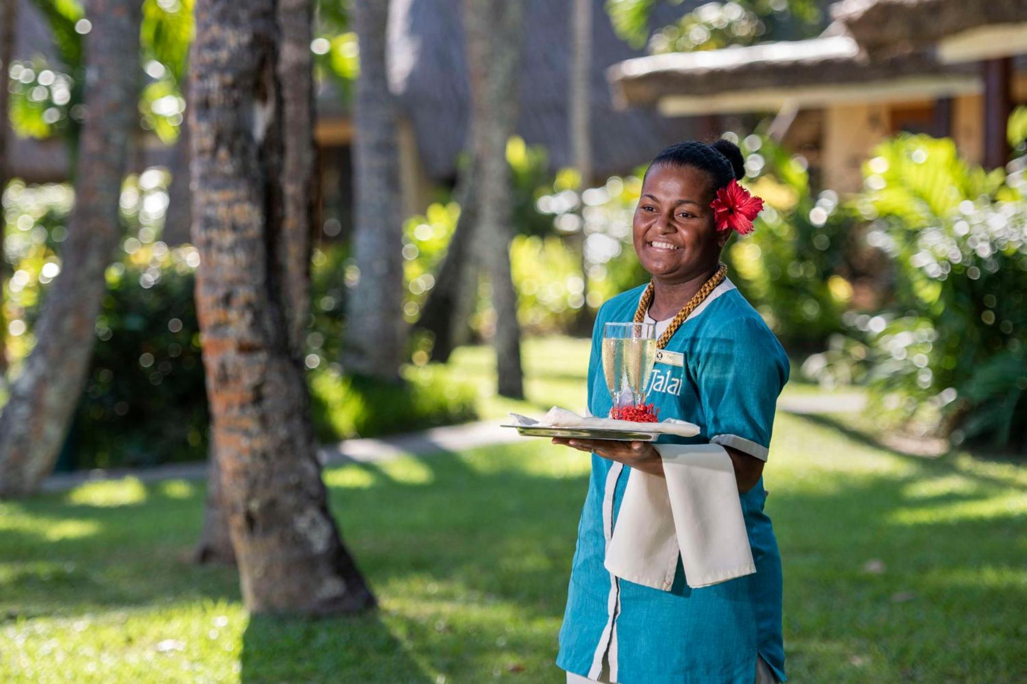 Outrigger Fiji Beach Resort Korotogo Εξωτερικό φωτογραφία A hotel staff in Mauritius