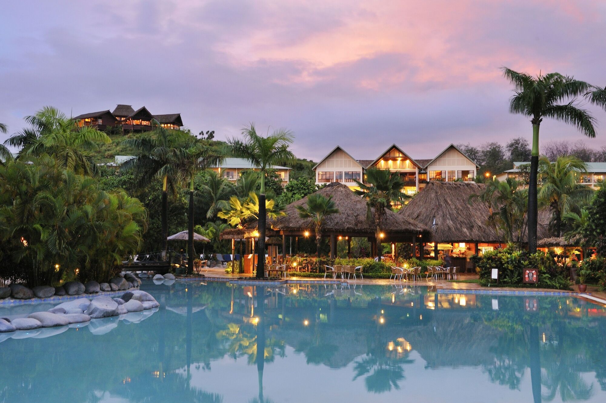 Outrigger Fiji Beach Resort Korotogo Ανέσεις φωτογραφία The pool at the resort
